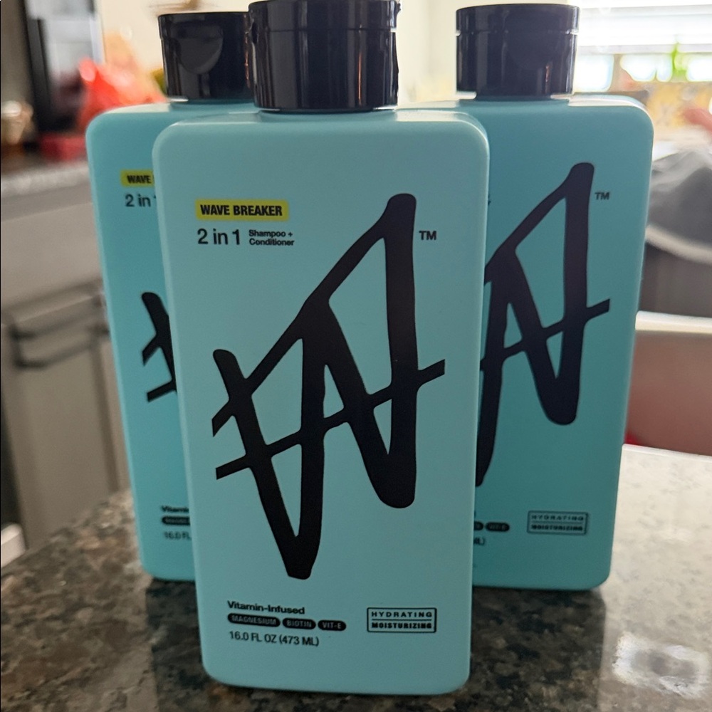 Men’s Hydrating Cleanser 2-in-1 Shampoo + Conditioner - Light Blue
